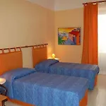Sunflower Nocleg ze śniadaniem 3*