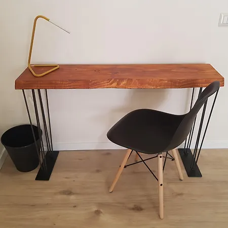 Sunflower Nocleg ze śniadaniem 3*